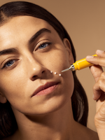 Woman that is holding a yellow toothbrush in her hand - Illustration 4