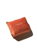 2026 Holiday Discovery Pouch Red - Illustration 2